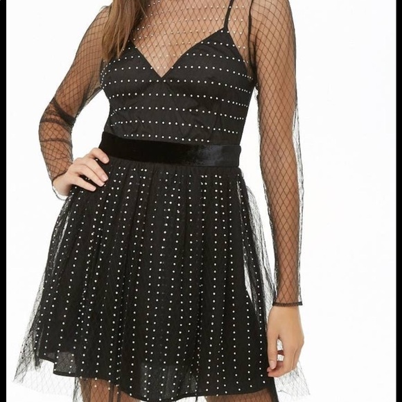 Forever 21 Dresses & Skirts - 🧜🏻‍♀️ Sparkly holiday dress 👗